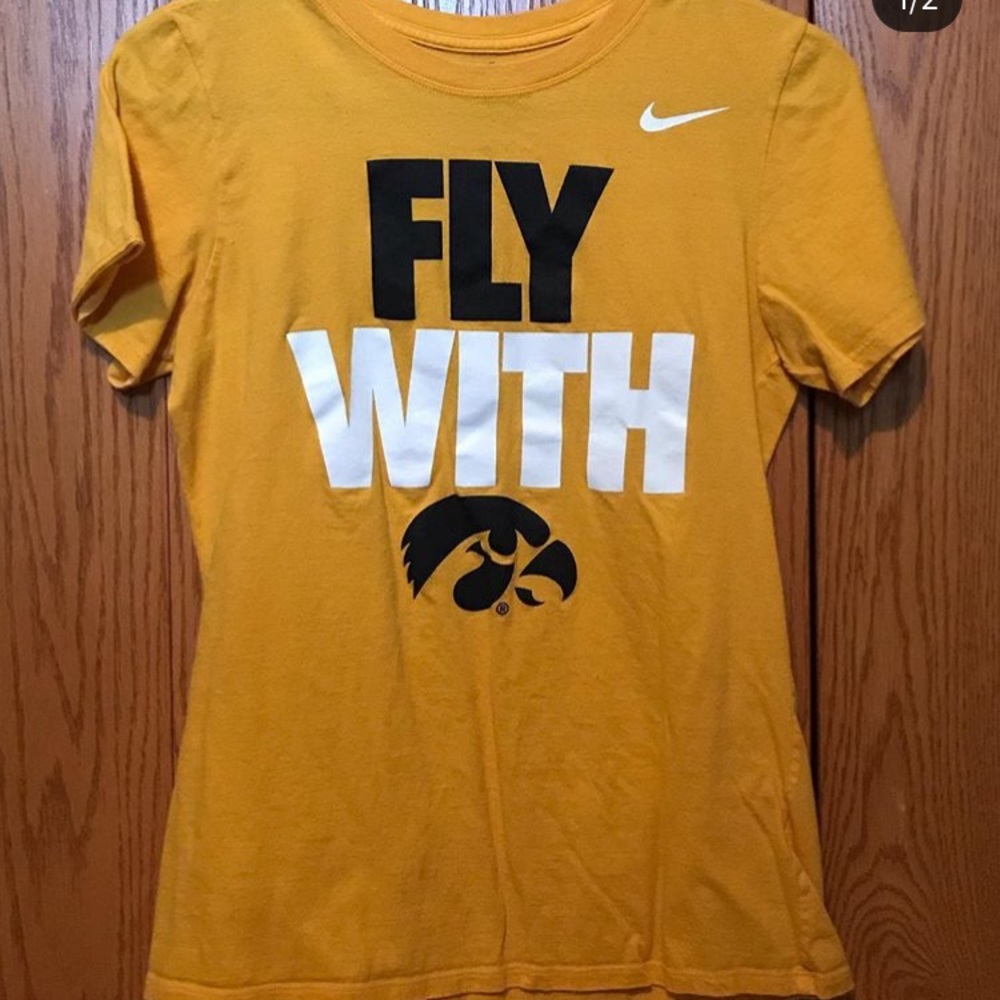Hawkeye tee